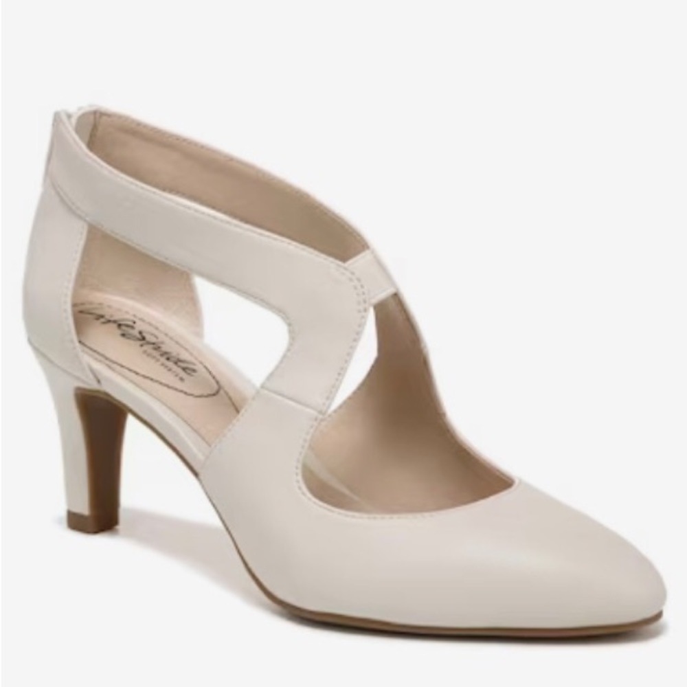 Lifestride Pumps- Cream Sz 5